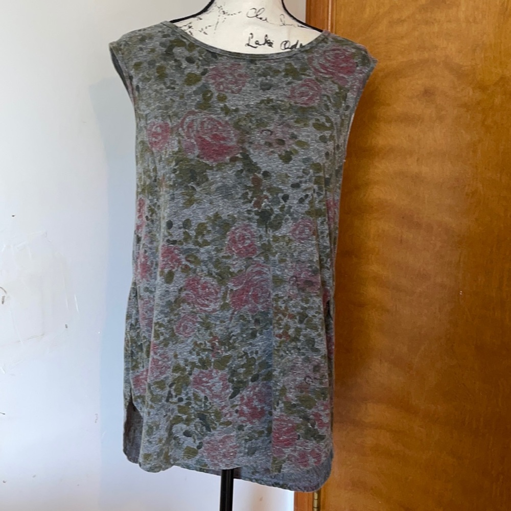 t.la flower top size small